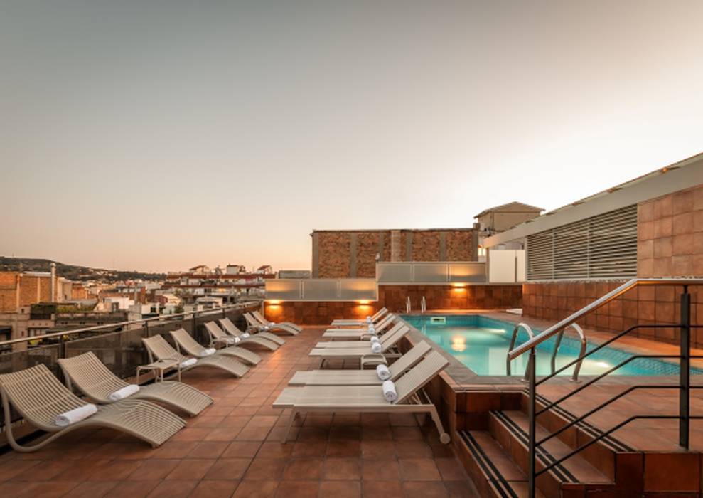 Outdoor swimming pool Sunotel Central  Barcelona