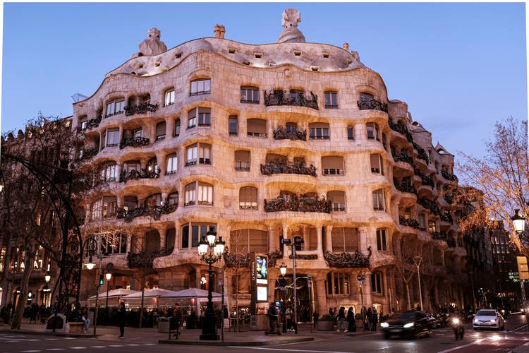 Los barrios más típicos de barcelona que no te puedes perder  Sunotel Central Barcelona